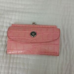 Dooney and Bourke VTG Pink embossed Calfskin leather Trifold Alligator Pattern